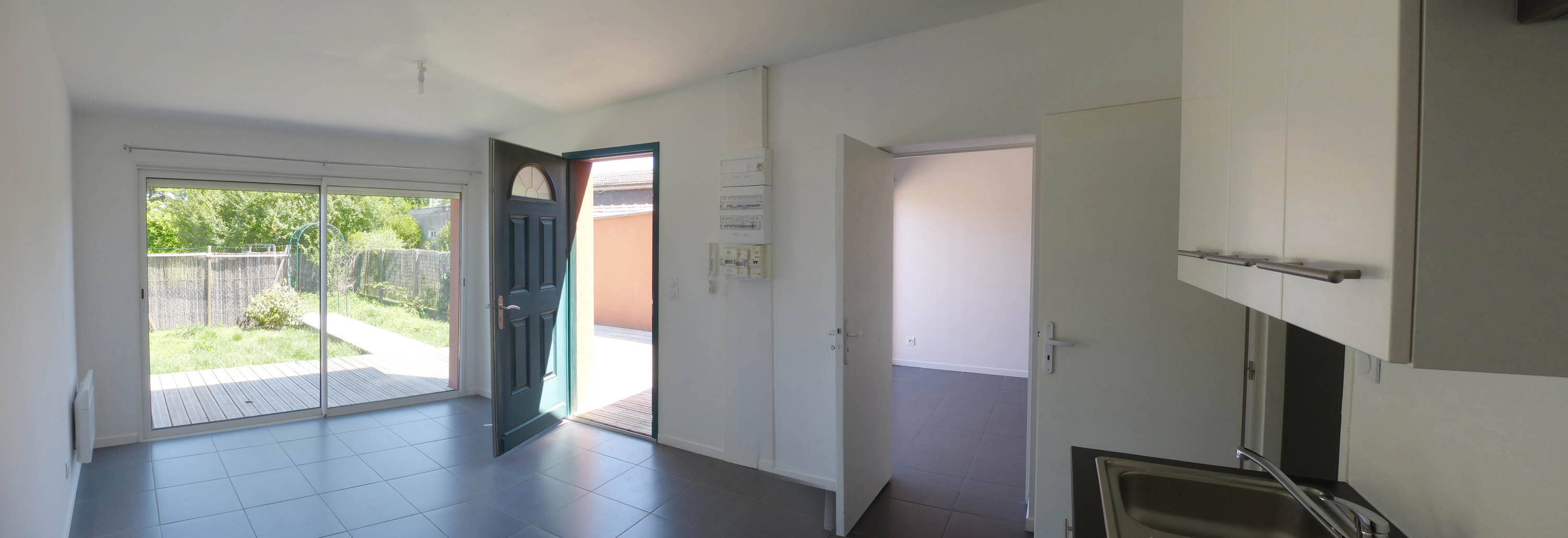 <span  class="uc_style_uc_tiles_grid_image_elementor_uc_items_attribute_title" style="color:#ffffff;">Appartement Bègles, intérieur</span>