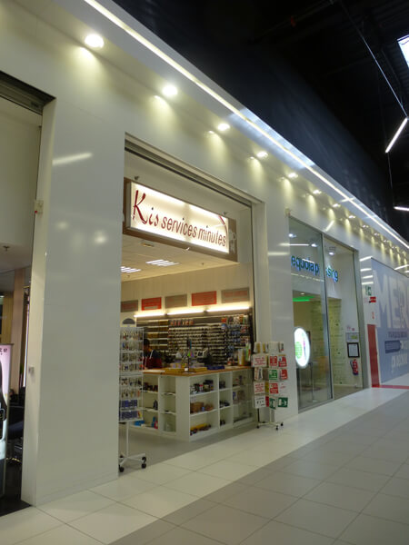 <span  class="uc_style_uc_tiles_grid_image_elementor_uc_items_attribute_title" style="color:#ffffff;">Boutique La-Teste-de-Buch  -vue de gauche)</span>