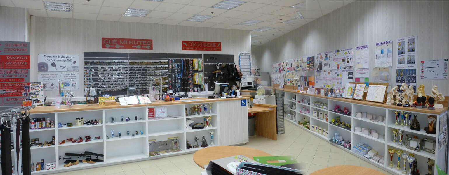 <span  class="uc_style_uc_tiles_grid_image_elementor_uc_items_attribute_title" style="color:#ffffff;">Boutique Saint-Pierre-du-Mont (vue intérieure)</span>