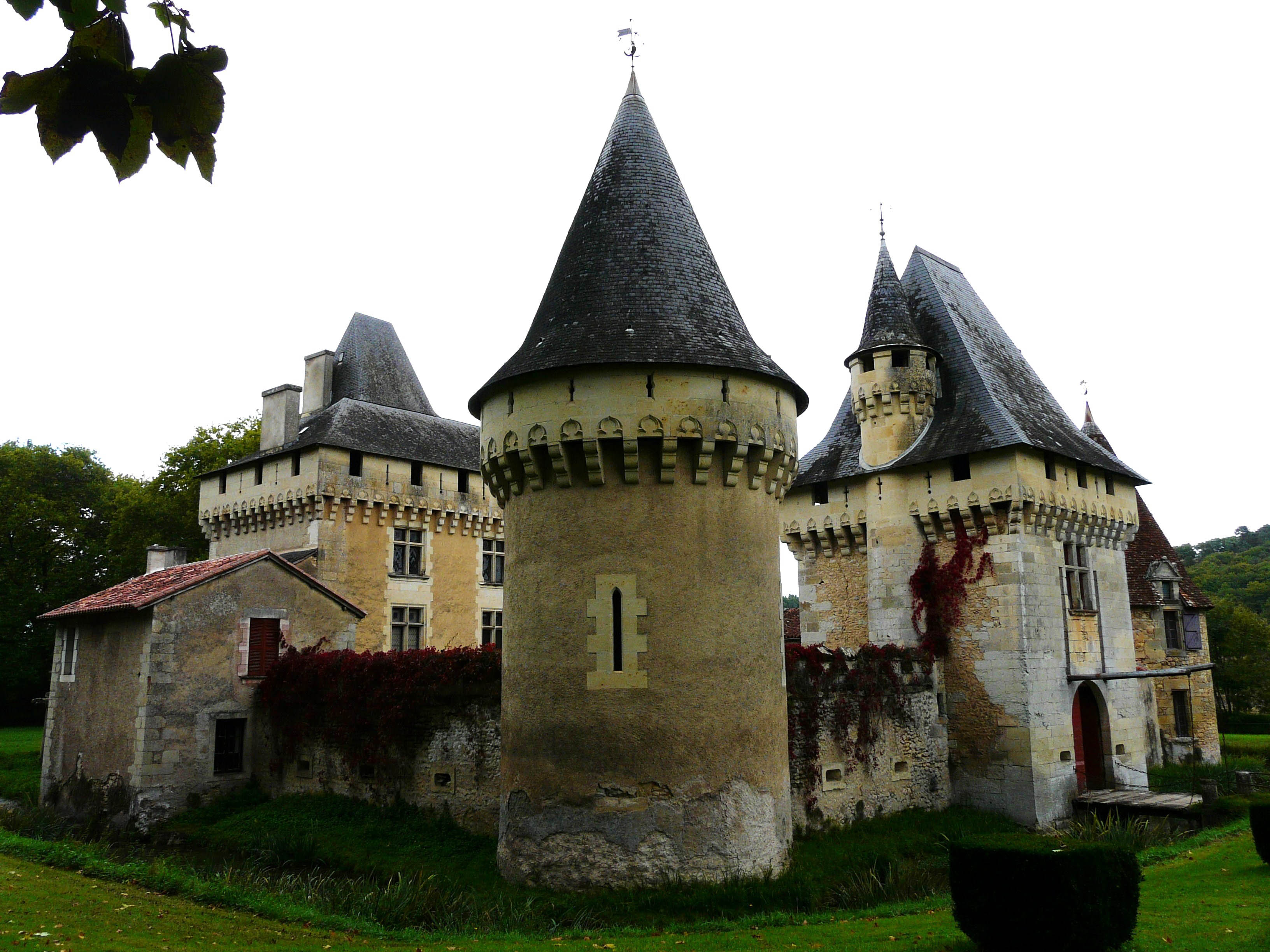 <span  class="uc_style_uc_tiles_grid_image_elementor_uc_items_attribute_title" style="color:#ffffff;">Château de Lieu-Dieu</span>