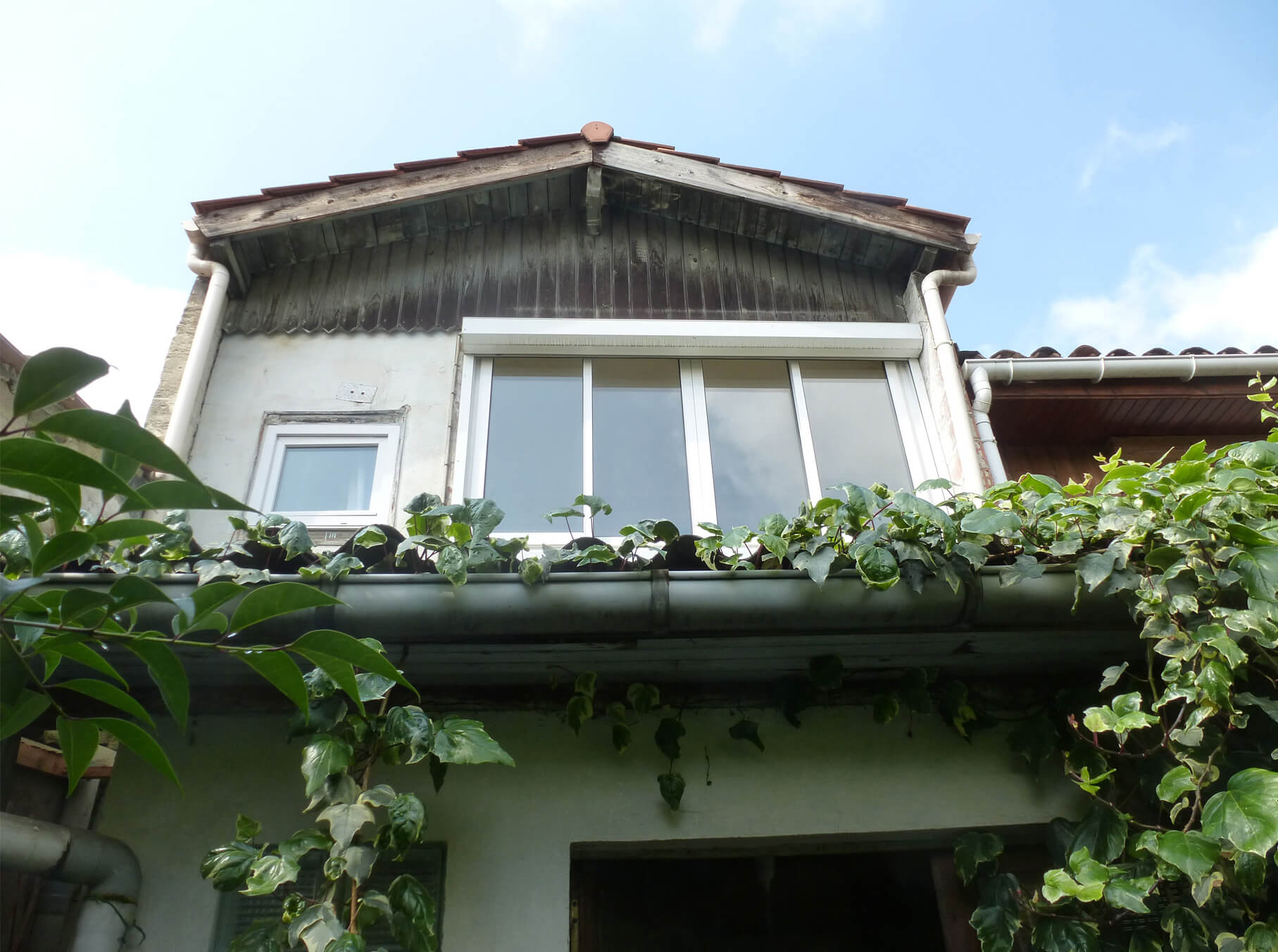 <span  class="uc_style_uc_tiles_grid_image_elementor_uc_items_attribute_title" style="color:#ffffff;">Maison Bouscat - État des lieux cour</span>