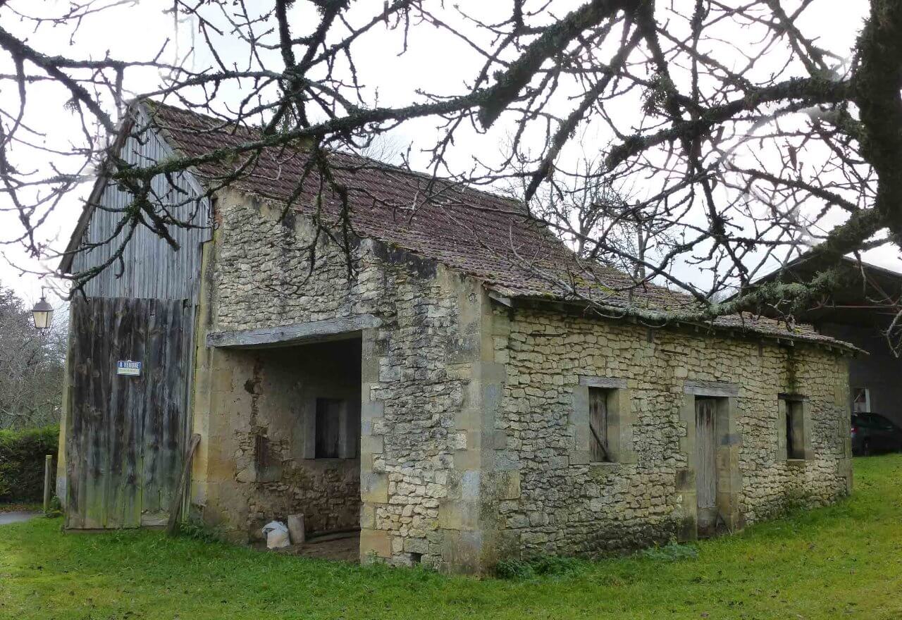 <span  class="uc_style_uc_tiles_grid_image_elementor_uc_items_attribute_title" style="color:#ffffff;">Grange rénovée en maison (Saint Cyprien) - Existant</span>